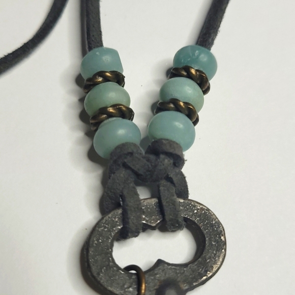 🗝HAND-CRAFTED NECKLACE - Picture 4 of 6